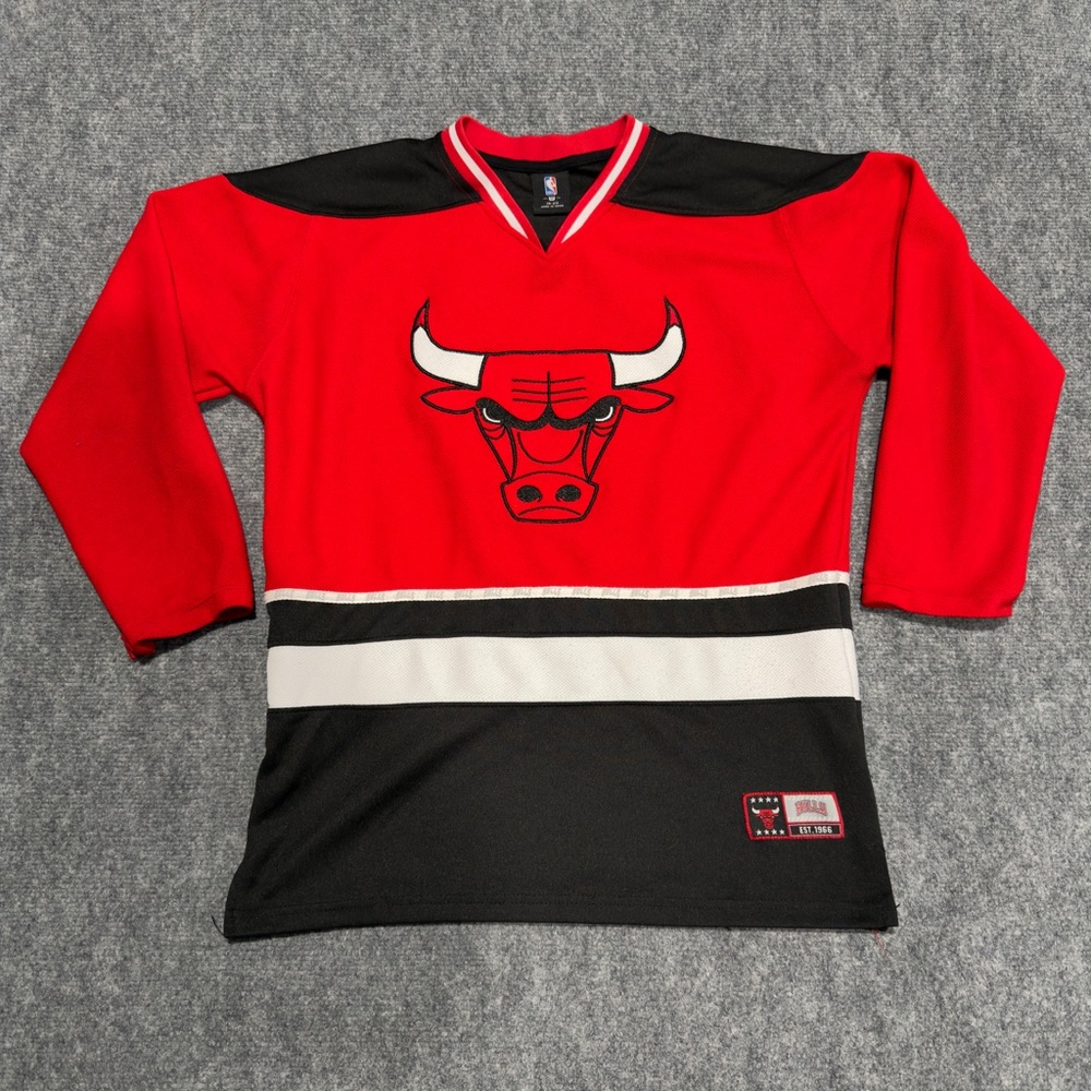 VINTAGE Chicago Bulls Youth 18-20 (XL) Hockey
Jersey - Starter/Champion style